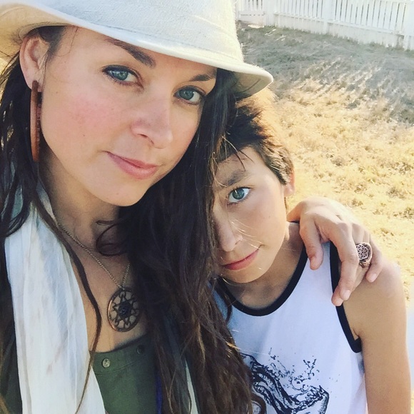 Meet your Posher, Emily - Picture 3 of 7